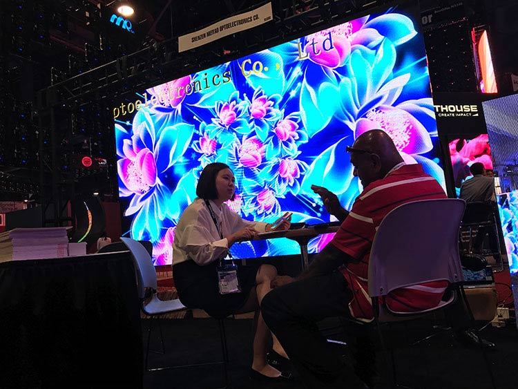 最佳創(chuàng)意LED顯示屏亮相infocomm，美亞迪備受關(guān)注